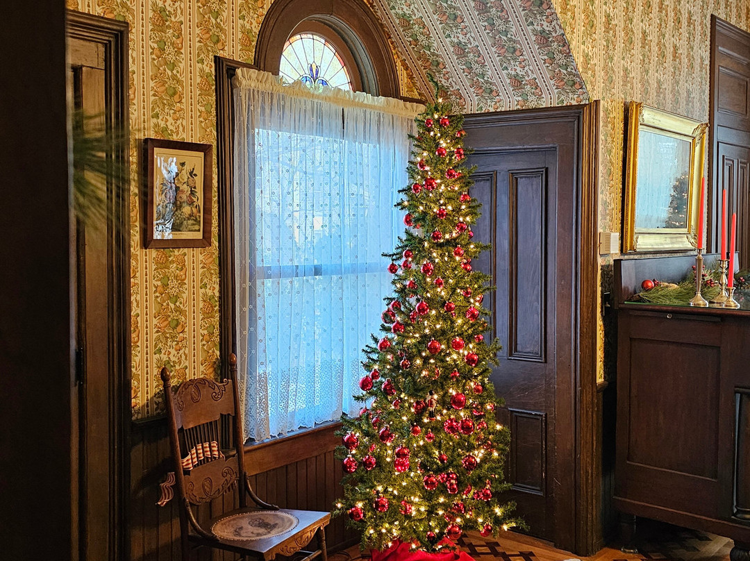 J. E. Reeves Victorian Home & Carriage House Museum景点图片