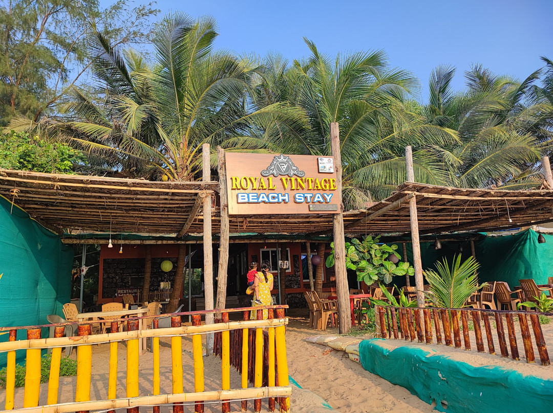 Royal Vintage Beach Stay