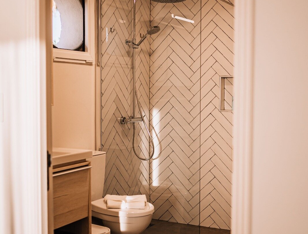 The Bellafonte - Luxury Oceanfront Hotel主图