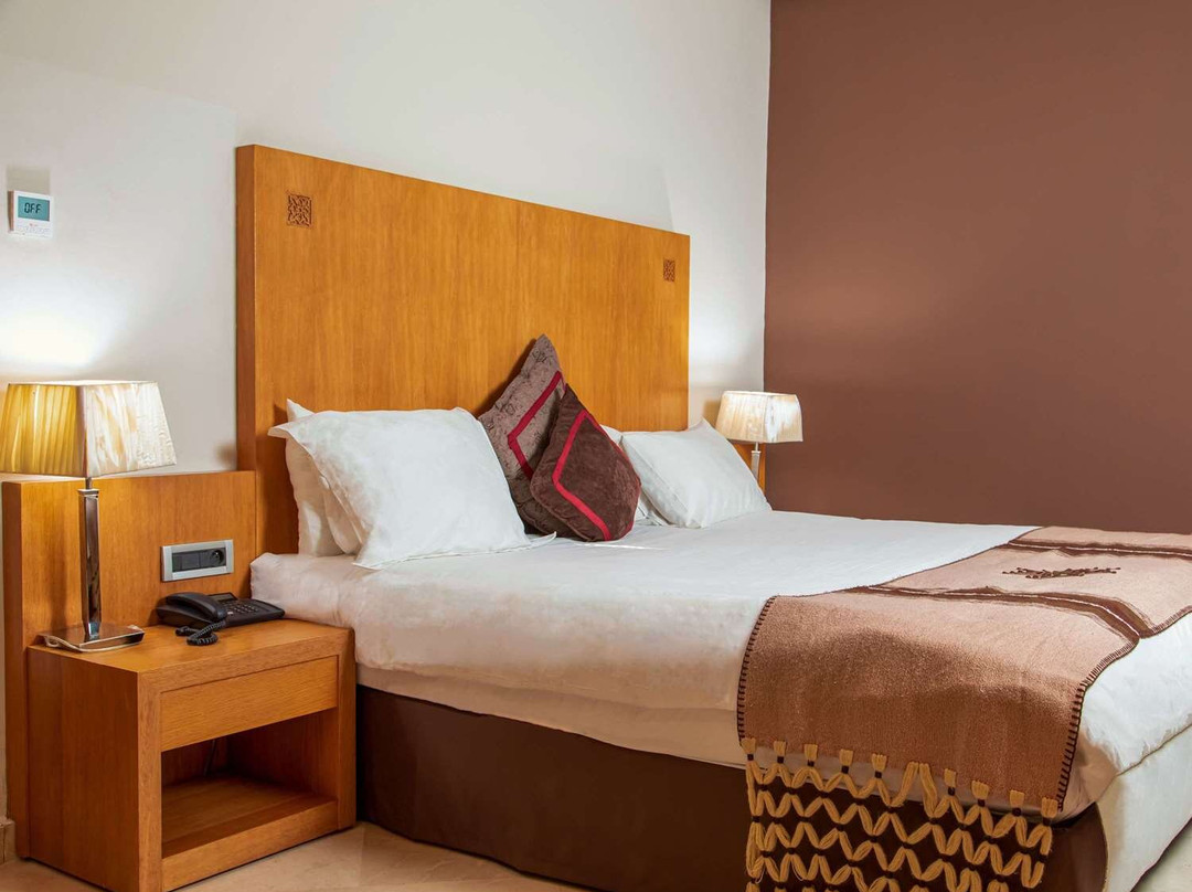 克马多美居度假酒店主图