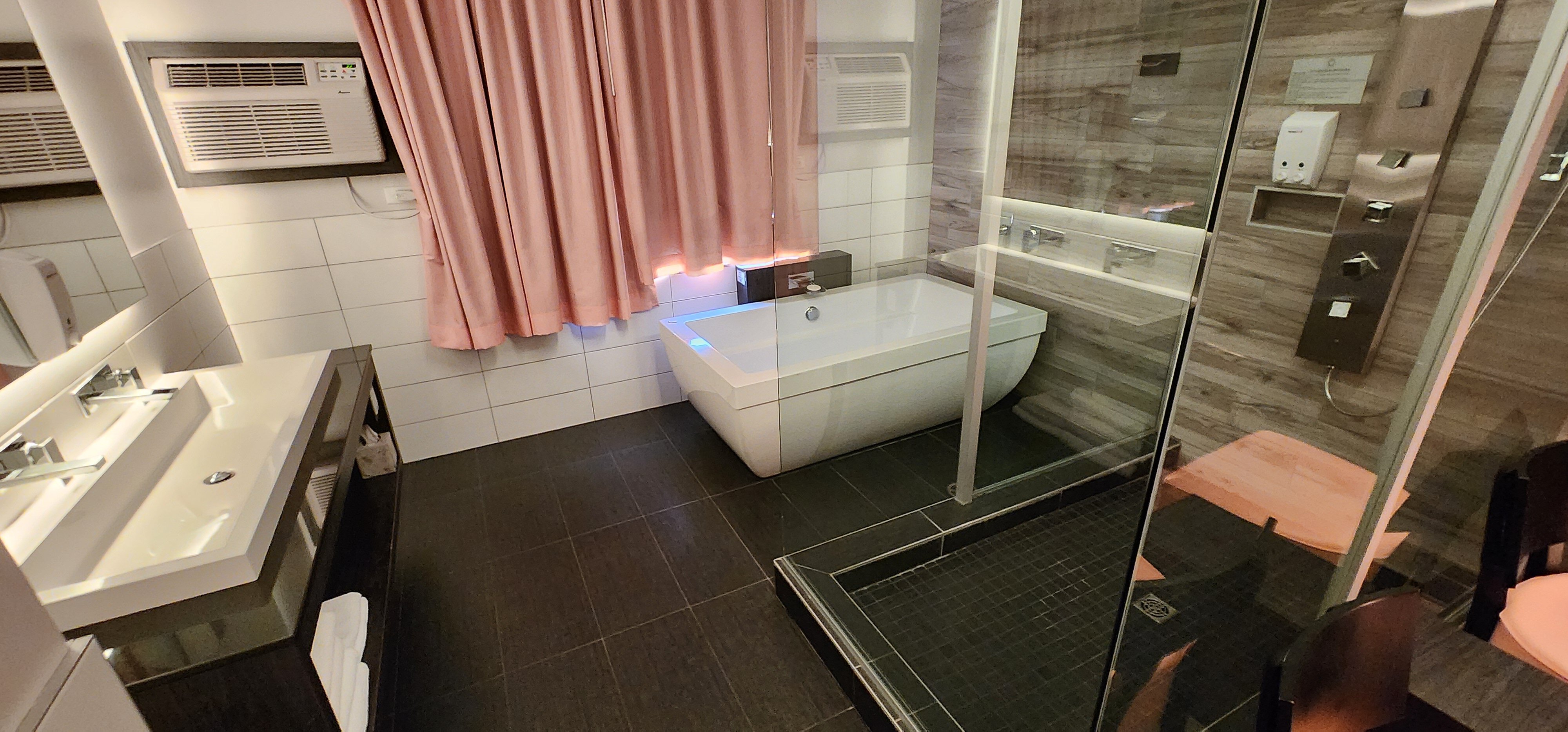 Hôtel Ô Laval-浴室