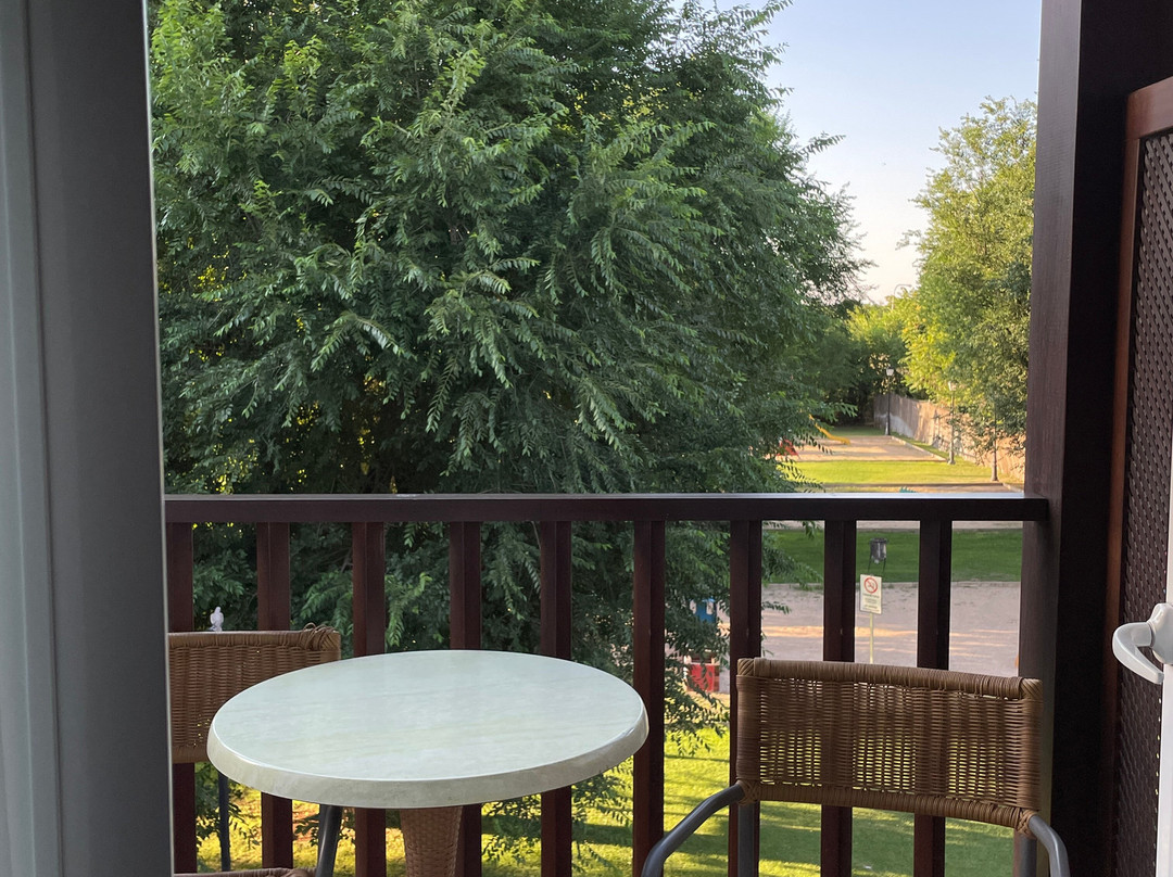 曼萨纳雷斯旅馆主图