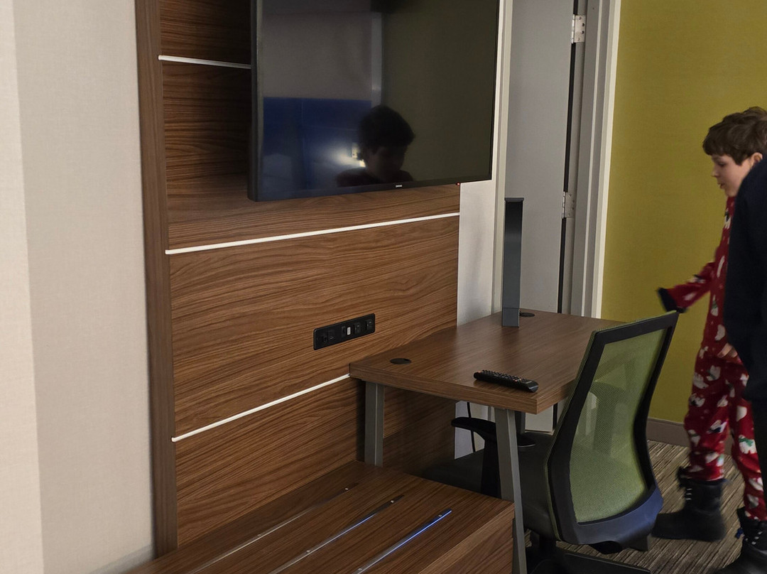 普拉茨堡戴斯旅馆&套房酒店主图