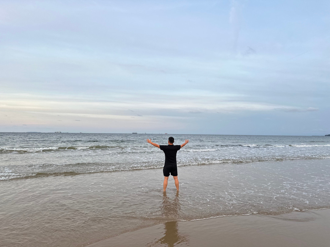Tanjung Batu Beach景点图片
