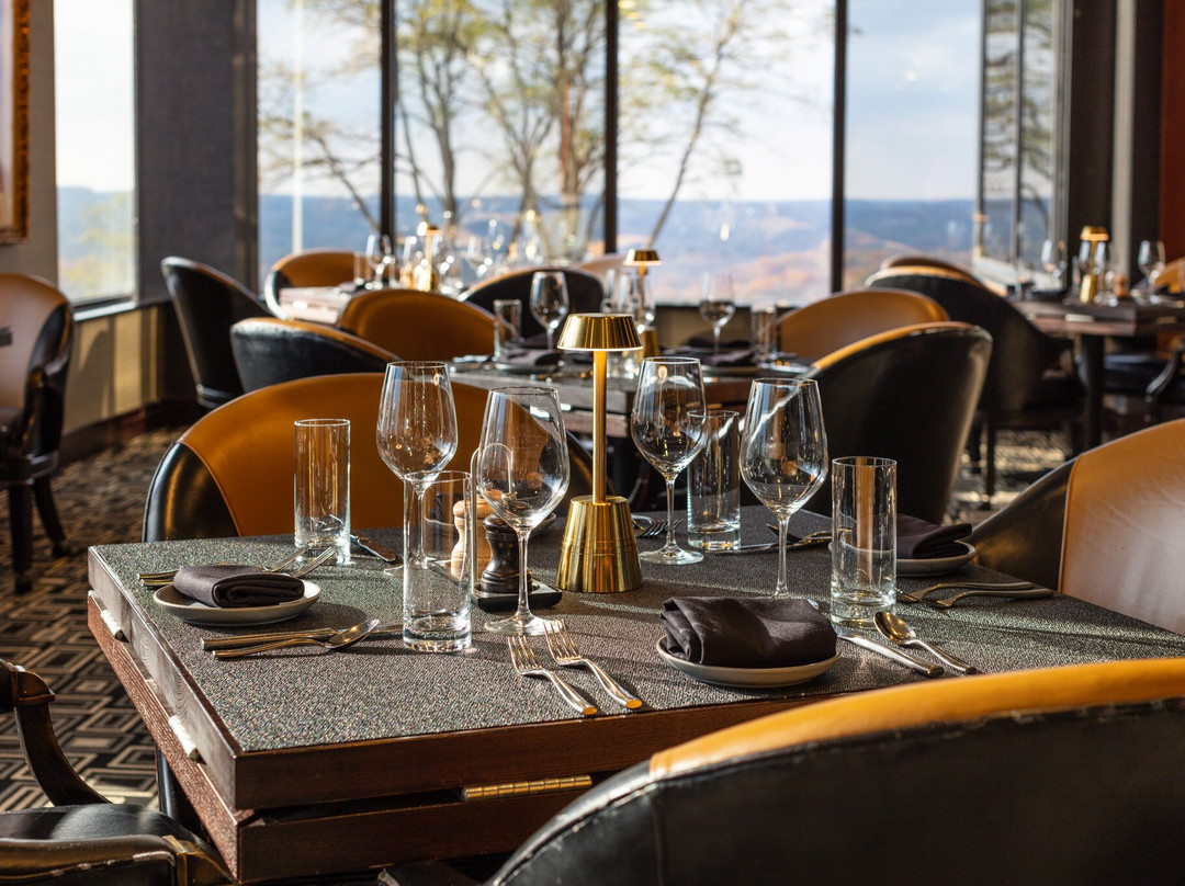 Horizons Modern Kitchen + Wine Bar