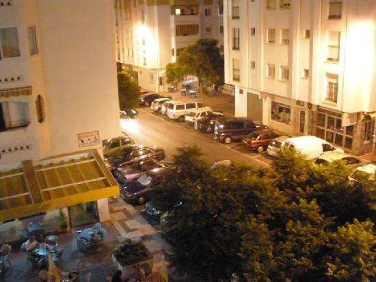 加蒙纳尔花园酒店主图