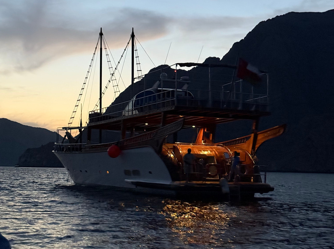 Musandam Sea Adventure Travel and Tourism-海塞卜必去景点