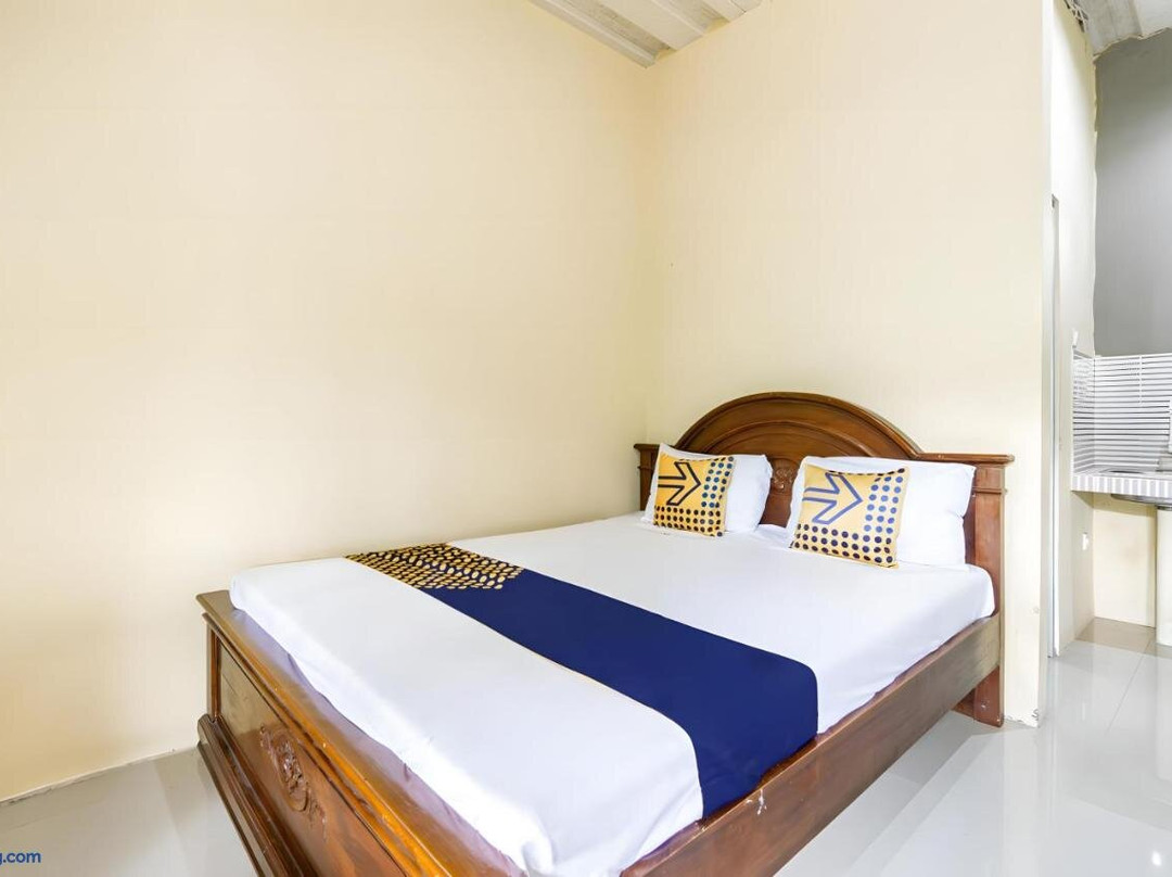 Spot On 93612 Kencana Homestay Syariah Near Masjid Al-Barokah Kanyuran