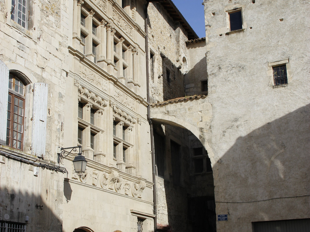 Maison des Chevaliers-Viviers必去景点