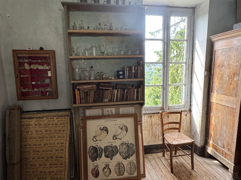 Ancienne École-Musée-Chaudenay-le-Chateau必去景点