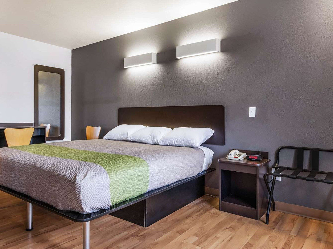 Studio 6 Alexandria, LA