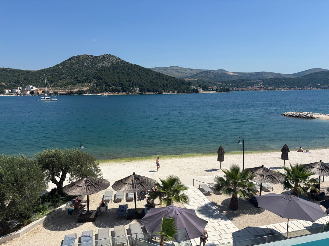 Marinus Beach Hotel主图