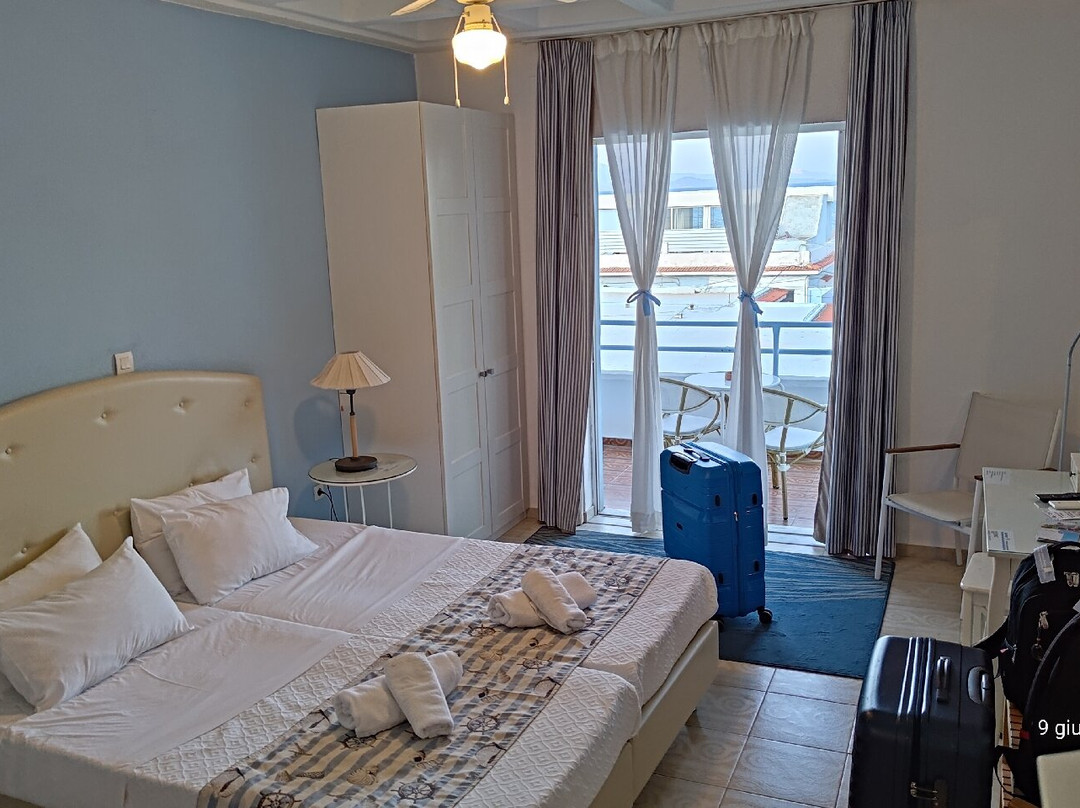 Seafront Studios & Apartments主图