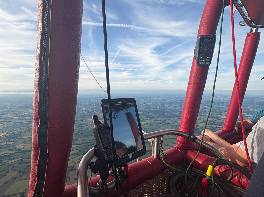 Virgin Balloon Flights - Raglan, Vale of Usk-Raglan必去景点