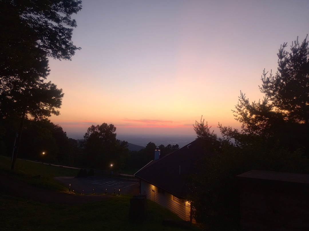 南帕德里酒店主图