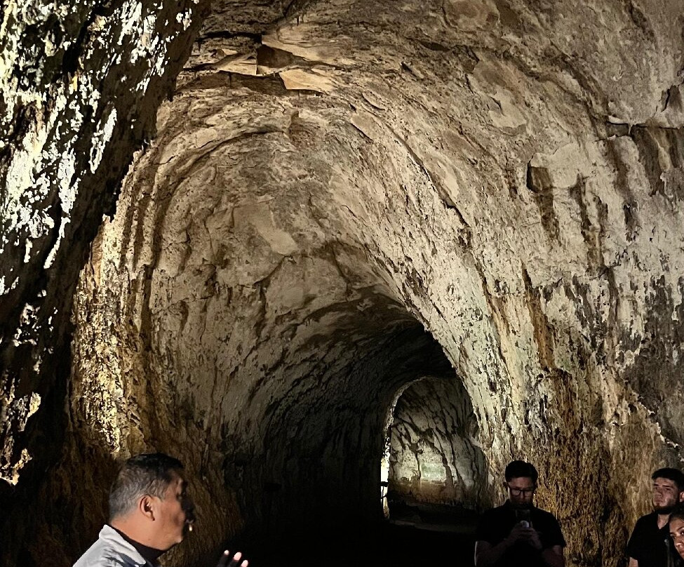 Túneles De Lava-阿约拉港必去景点