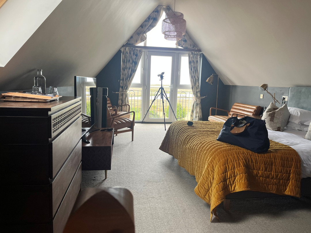 The White Horse主图