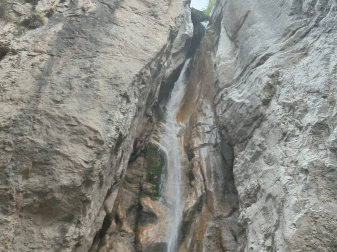 Cascata del Cenghen-Abbadia Lariana必去景点