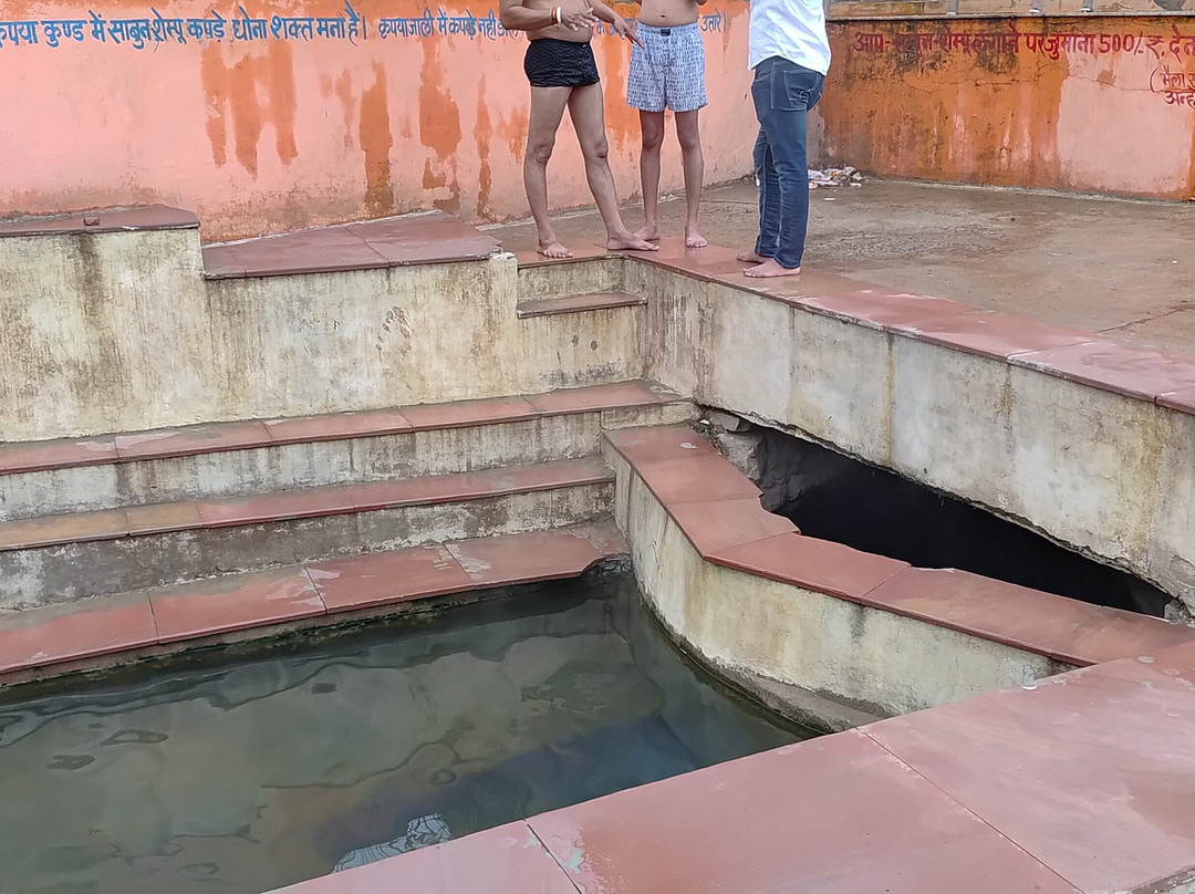 Garam Kund - Anhoni-Tamia必去景点