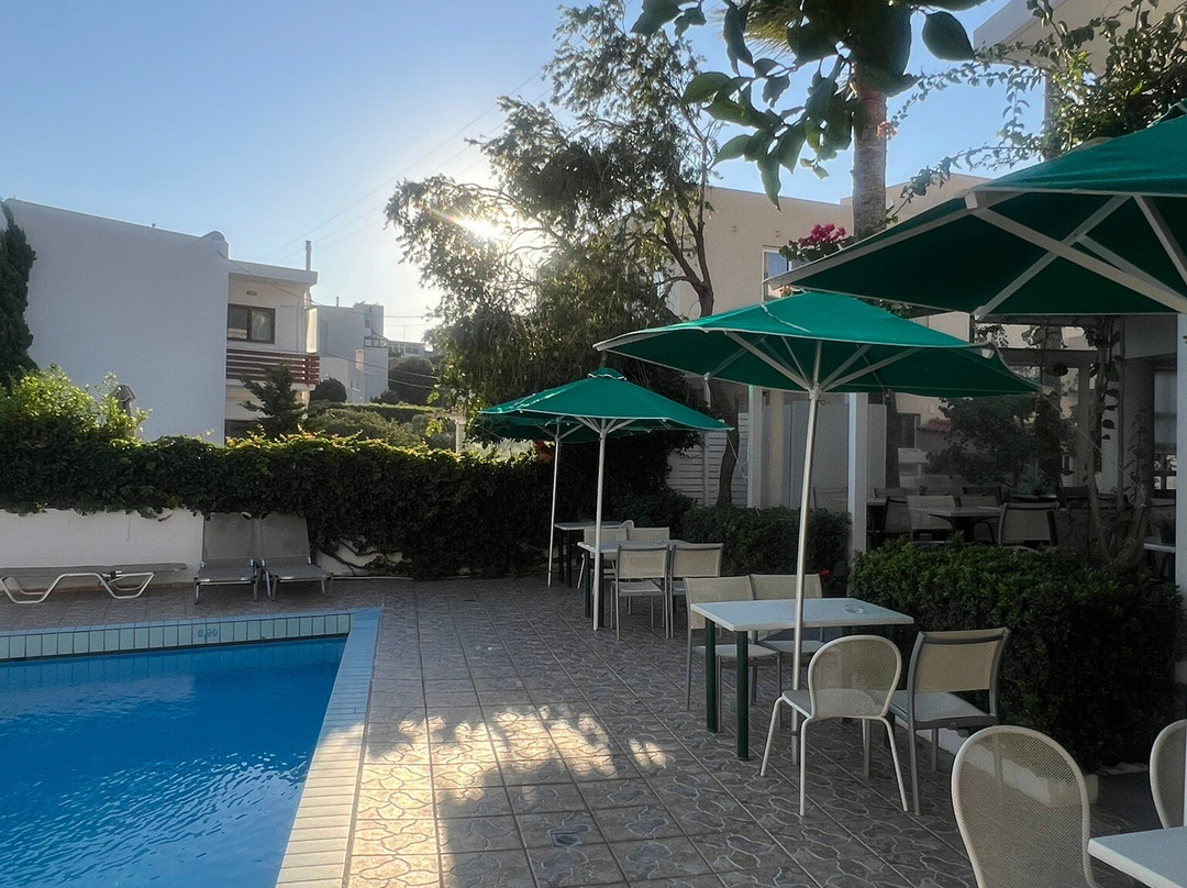 Costas & Chrysoula主图