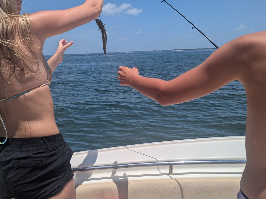 Jensen's Marina Boat Rentals-俘虏岛必去景点