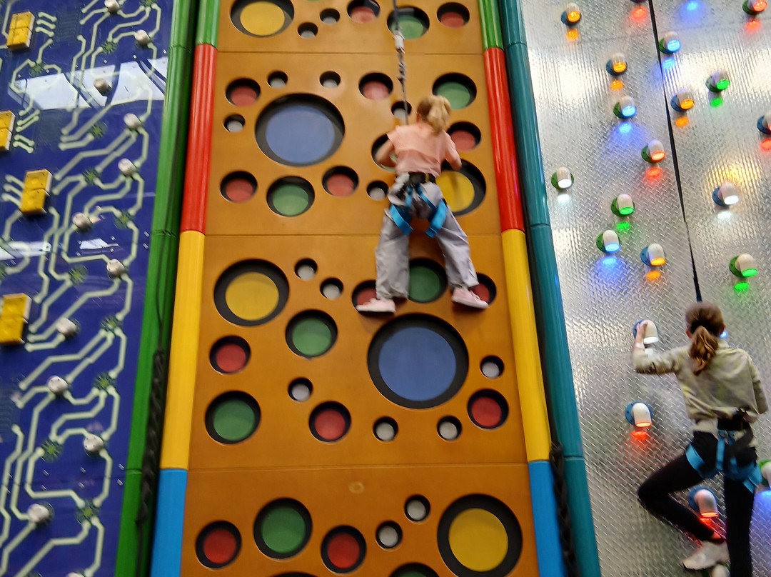 Summit Up Climbing-奥尔德姆必去景点