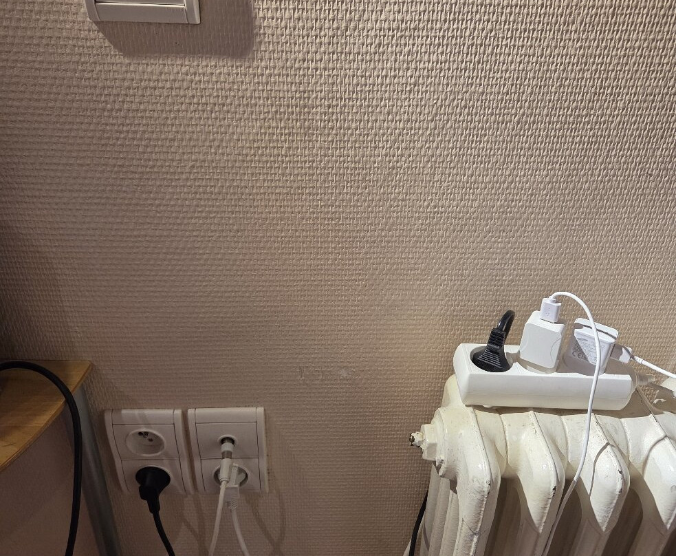 蓬鲁特温泉餐厅酒店主图
