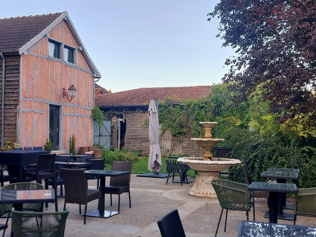 翘鼻麻鸭之家酒店主图