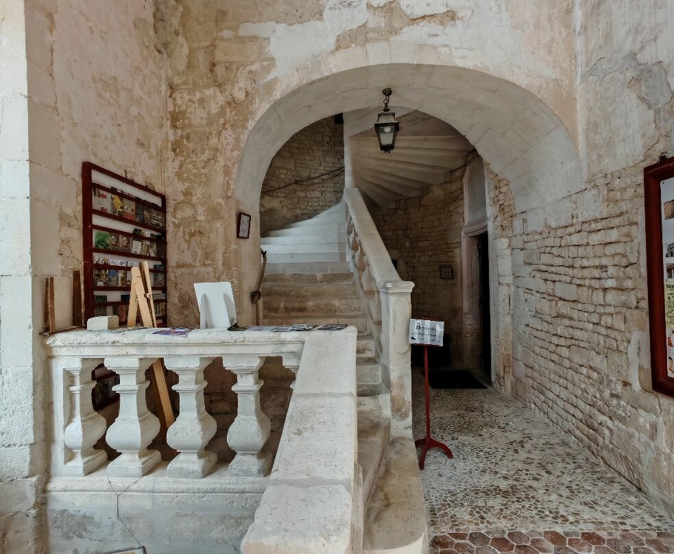 Chateau De Neuvicq-Le-Chateau-Neuvicq le Chateau必去景点