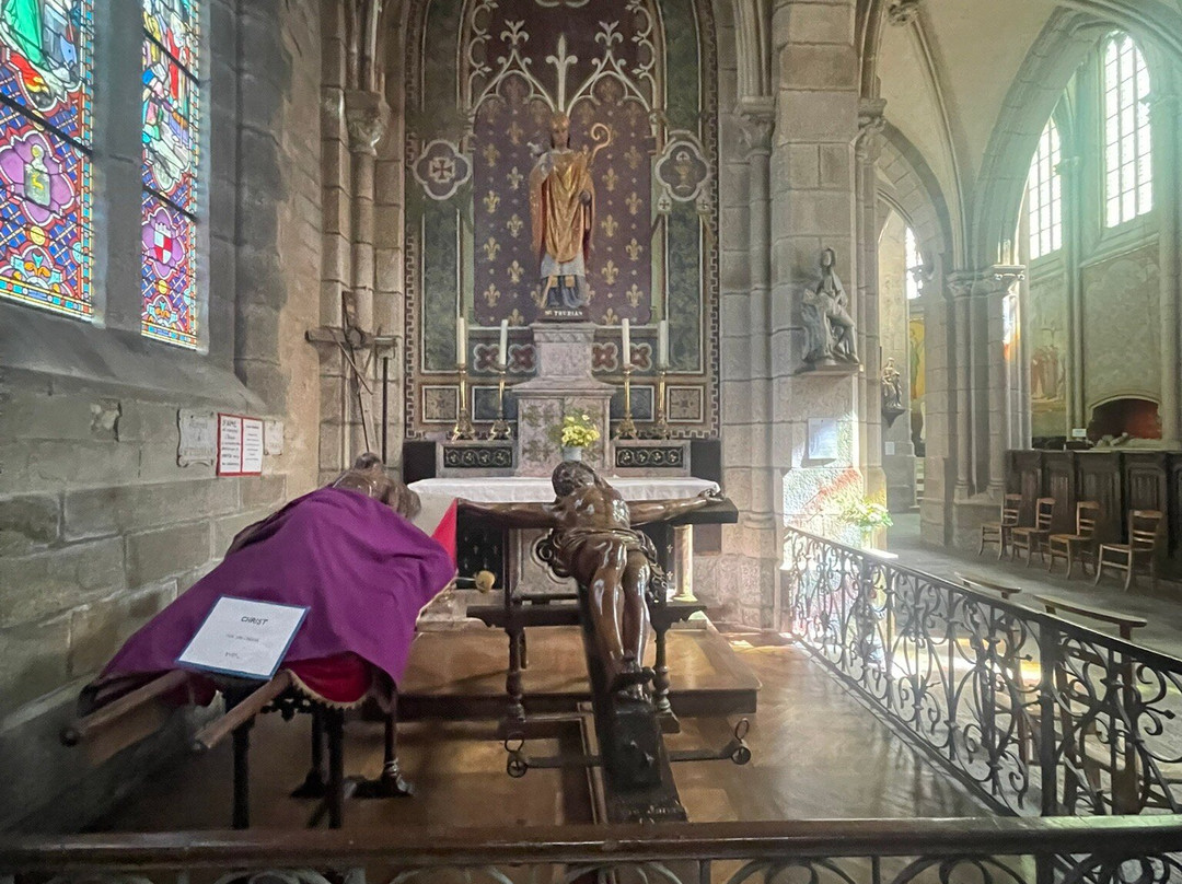 Basilique Notre Dame de Délivrance-Quintin必去景点