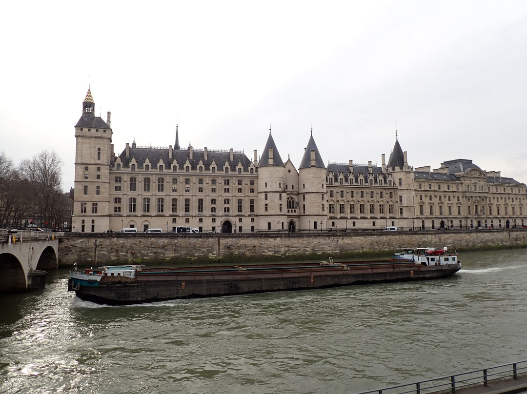 Tour de l'Horloge-巴黎必去景点