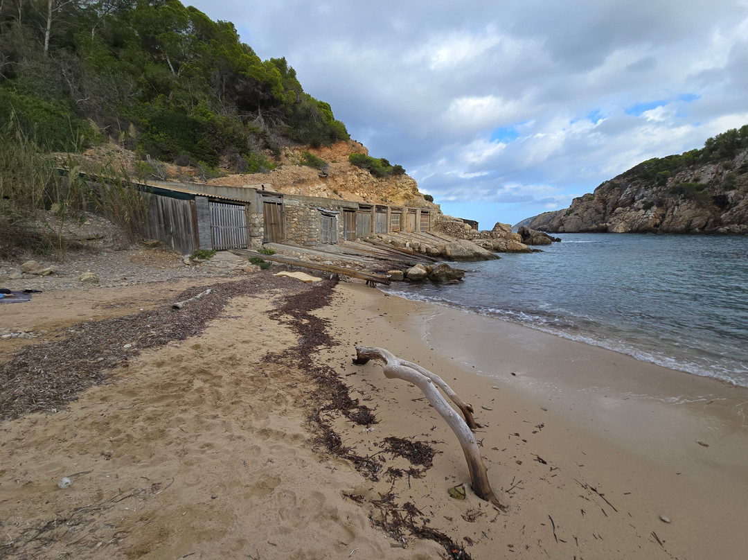 Cala d'en Serra Beach-伊维萨城区必去景点