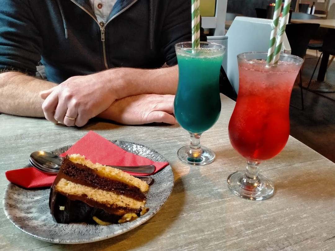 Harley's Bistro & Cafe Bar