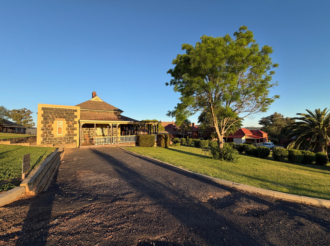 Hermitage Hill主图