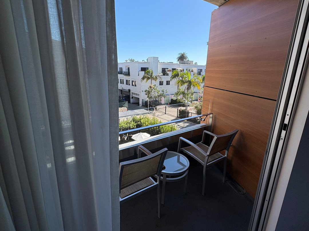 圣塔莫尼卡海滨酒店主图