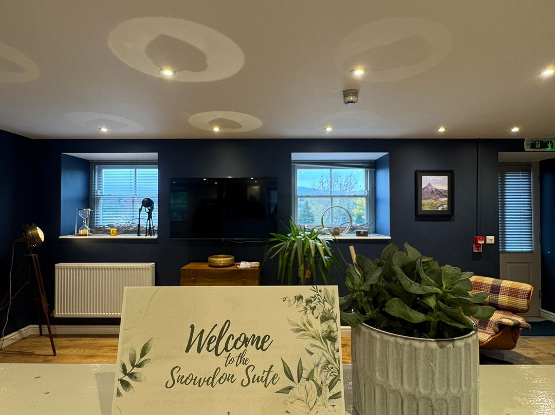 The Tal-y-Cafn Hotel主图