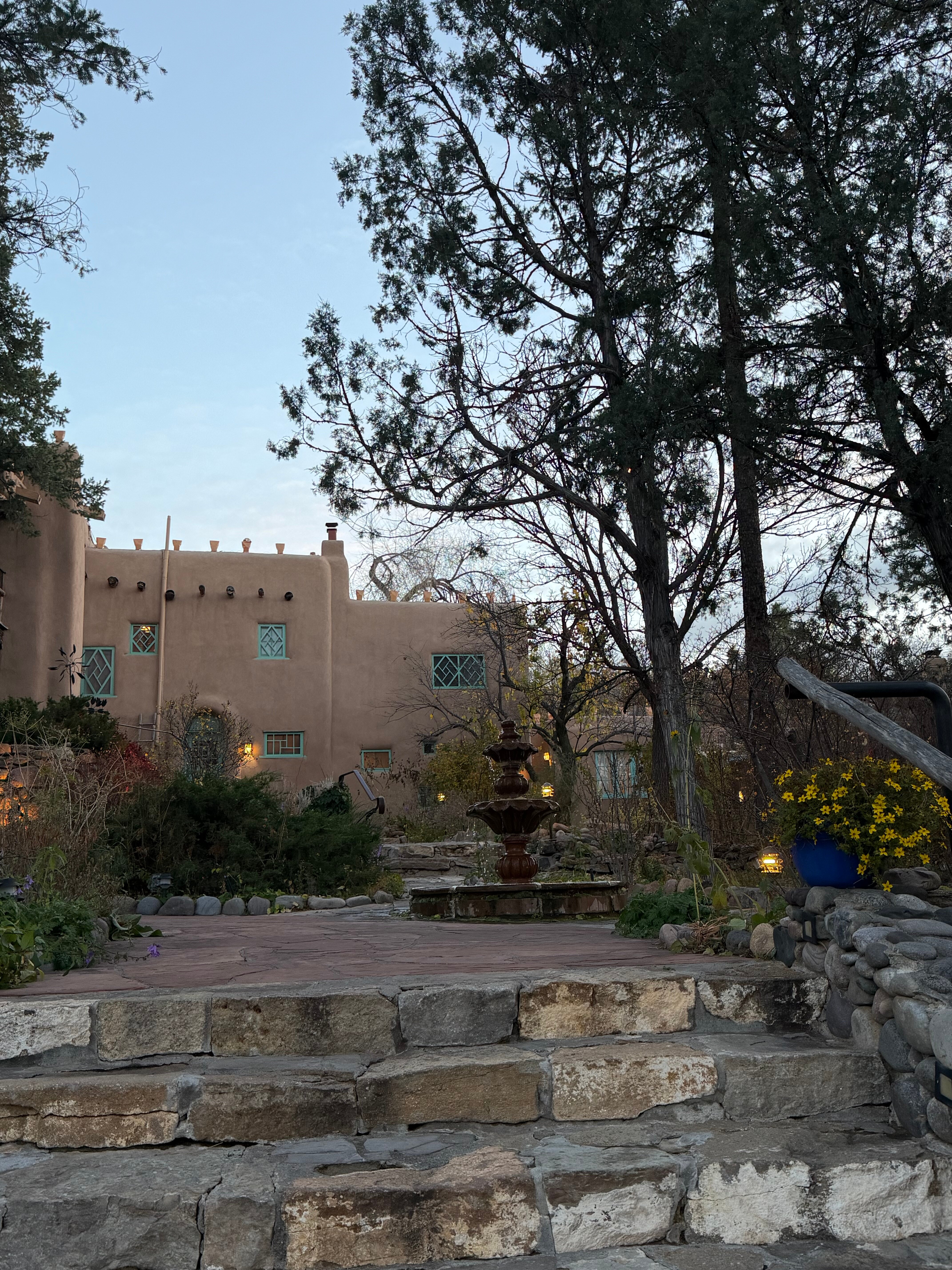 Inn of the Turquoise Bear-官方