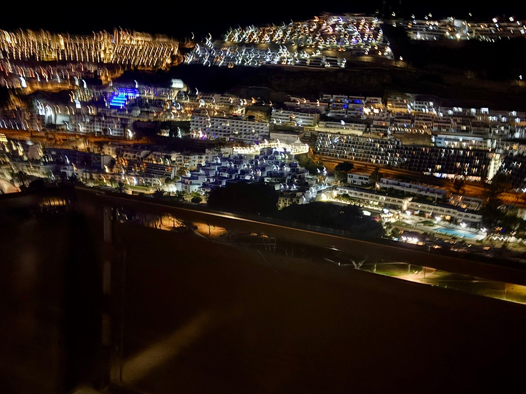 Miriam Apartments主图