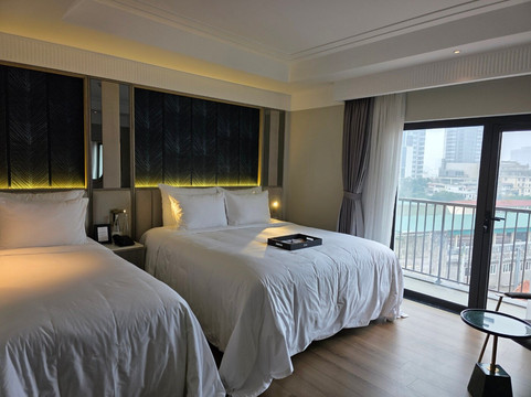 La Siesta Premium Lakeside