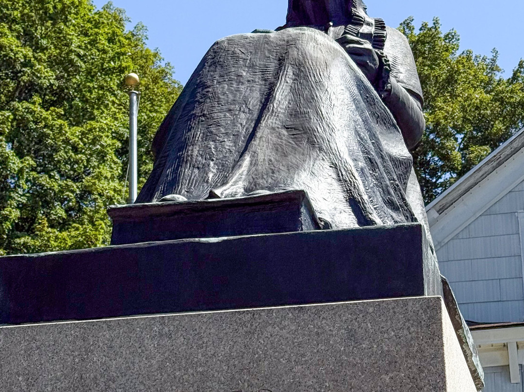 Whistler's Mother Statue-Ashland必去景点