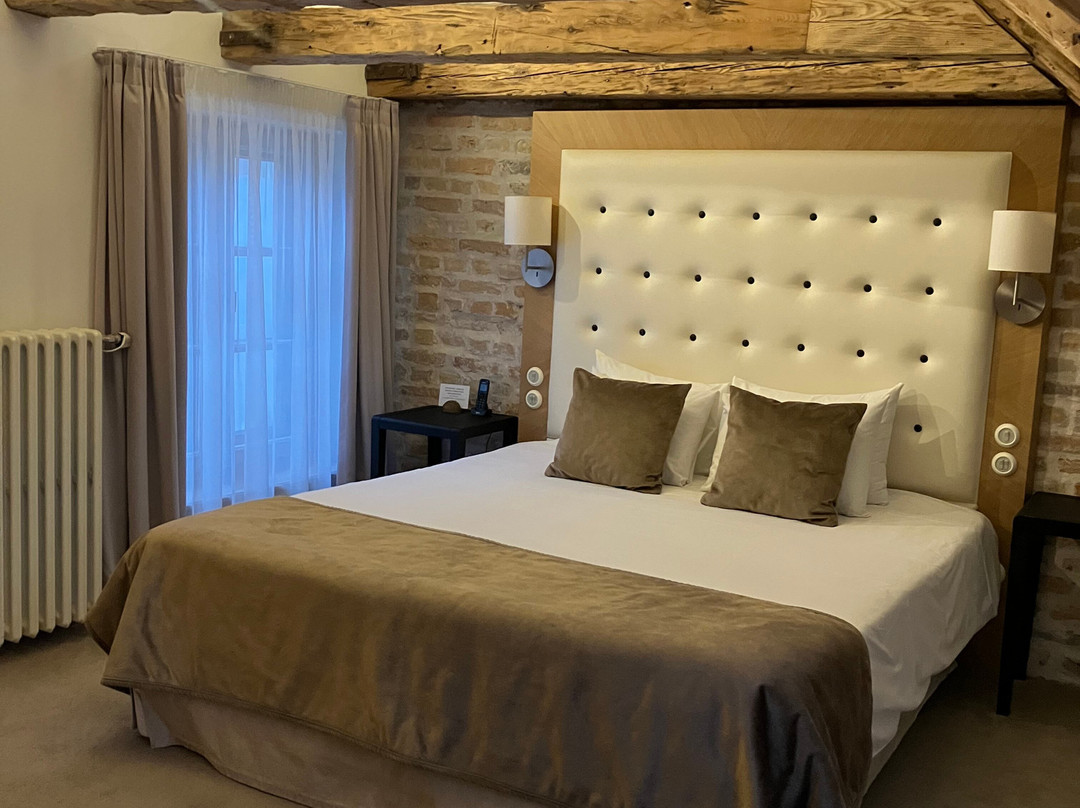 圆顶温泉酒店主图