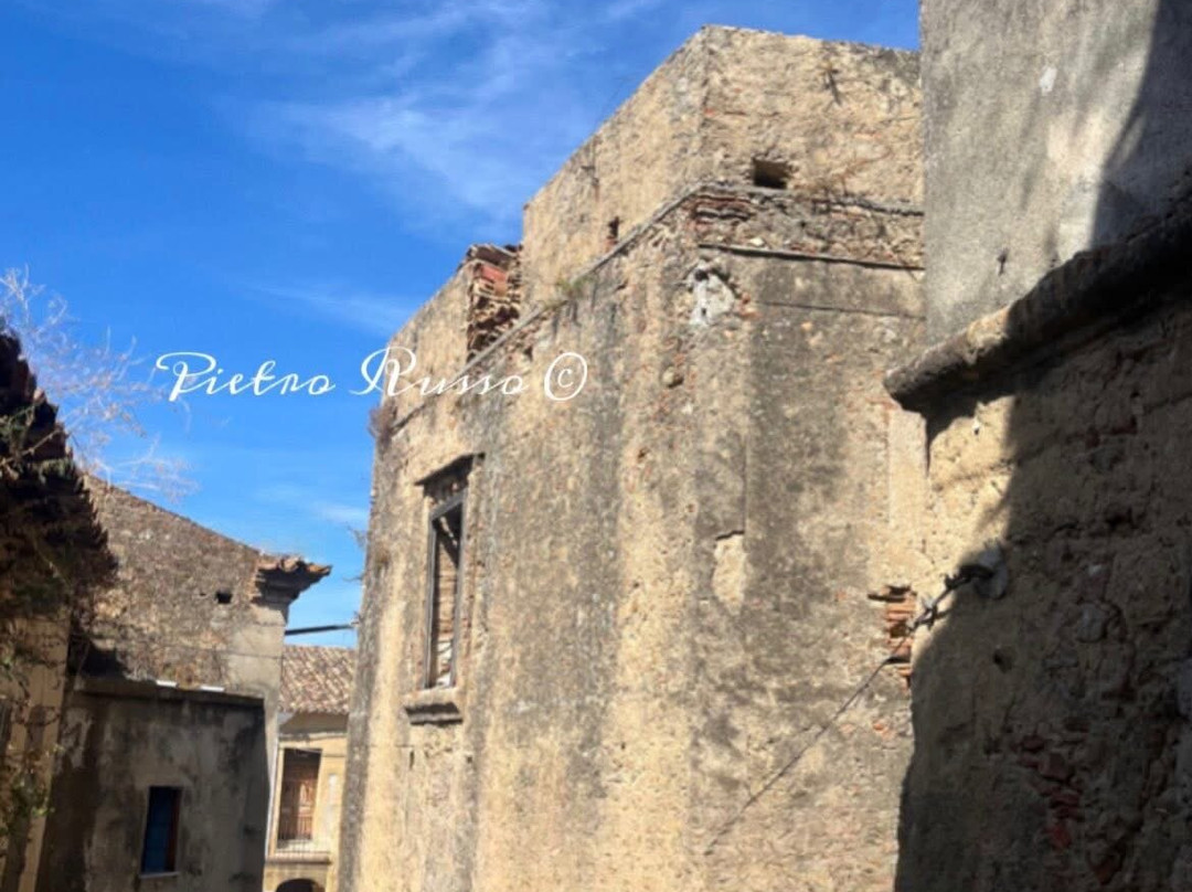 Palazzo delle Ostetriche Rustici Fertonani-Marina di Strongoli必去景点