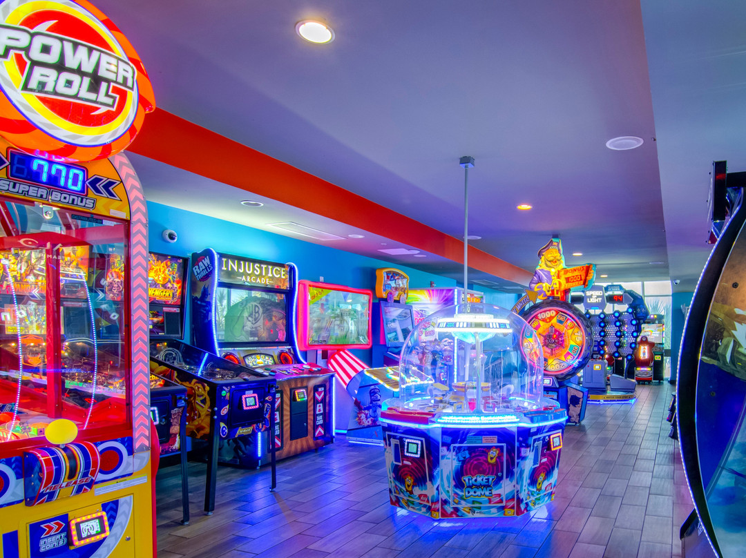 Crown Reef Beach Resort And Waterpark主图