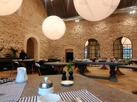 蒙塔榭酒店主图