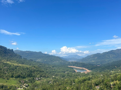 R&KTours-奴娃拉伊利雅必去景点