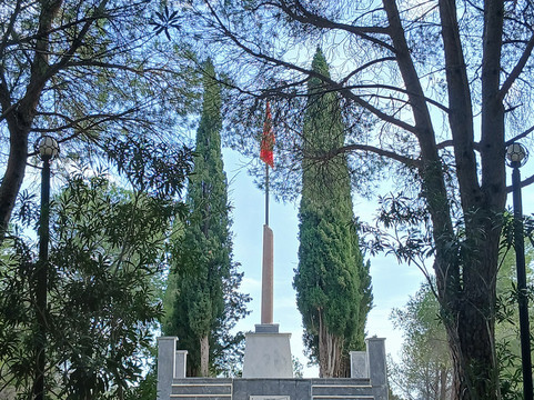 Karaağaç Şehitliği-巴勒克西尔必去景点