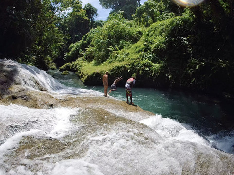 Santo Heritage Tours-卢甘维尔必去景点
