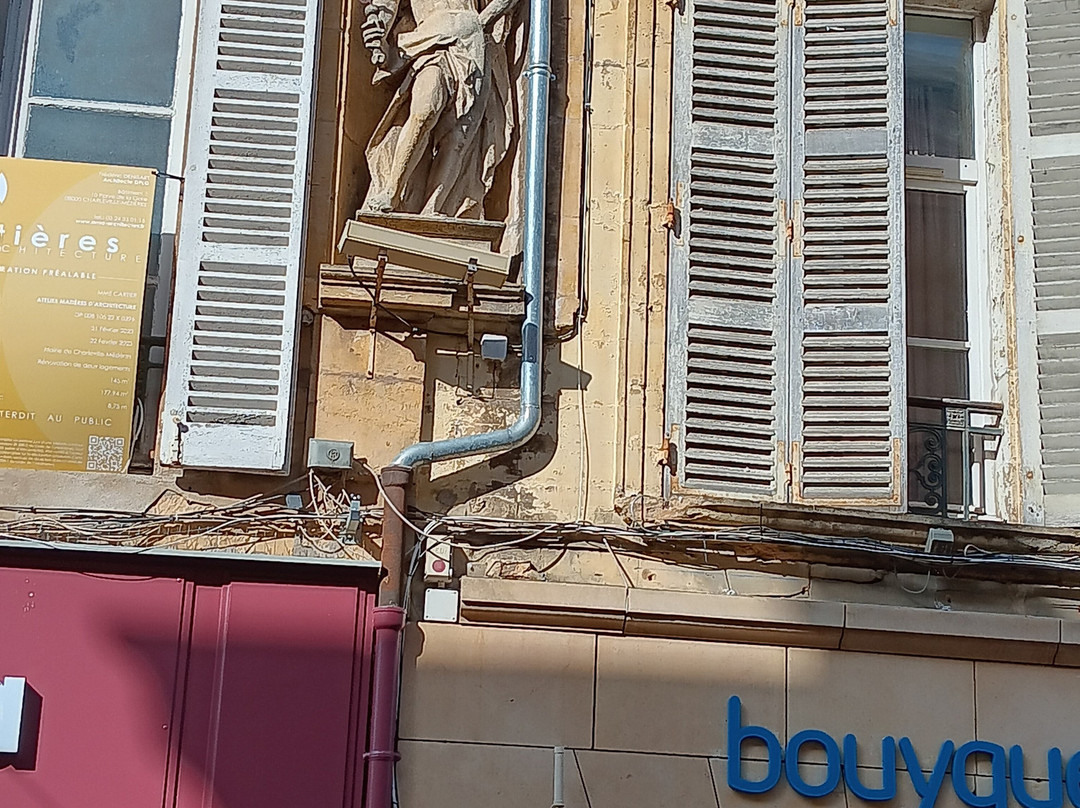 Statues de la Rue de la République-沙勒维尔梅济耶尔必去景点