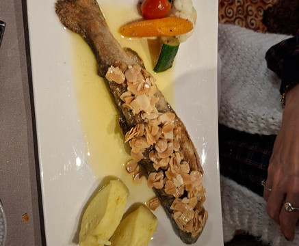 多迈纳都穆林达瑟尔博恩酒店主图