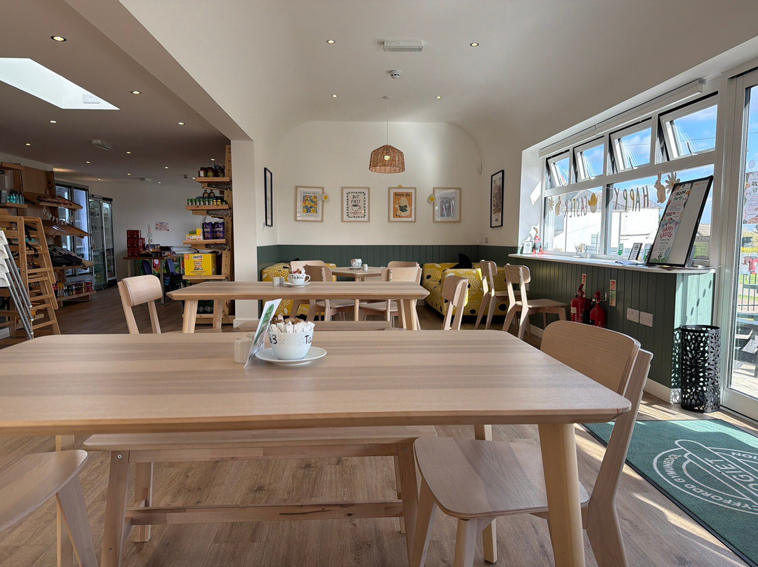 Rogiet Community Junction主图